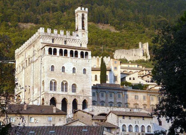 Il Palazzo dei Consoli sopra Gubbio