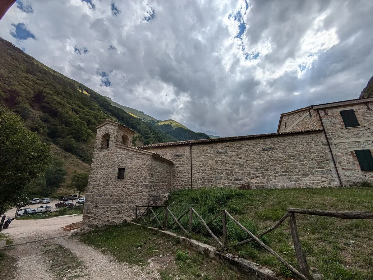 La frazione di Foce nei Monti Sibillini, lungo il percorso