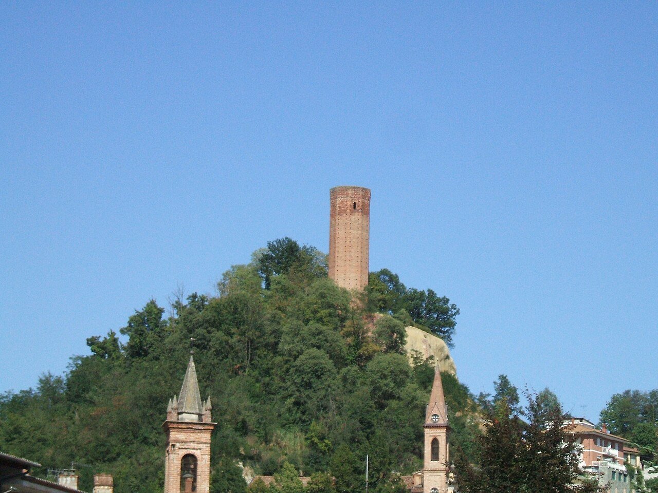 Anello gravel del Roero tra rocche e vigne