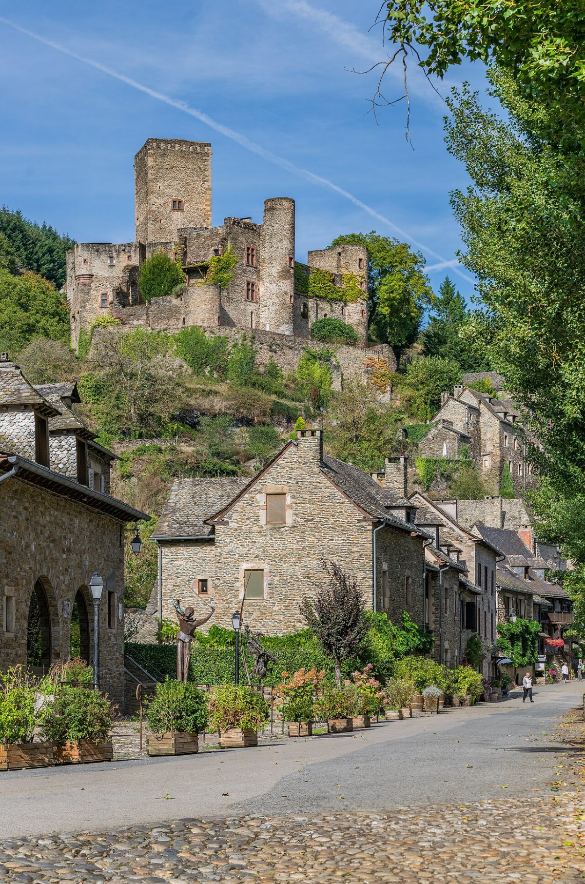 Belcastel, il villaggio che l'architetto Fernand Pouillon ha salvato (Aveyron, Ségala)