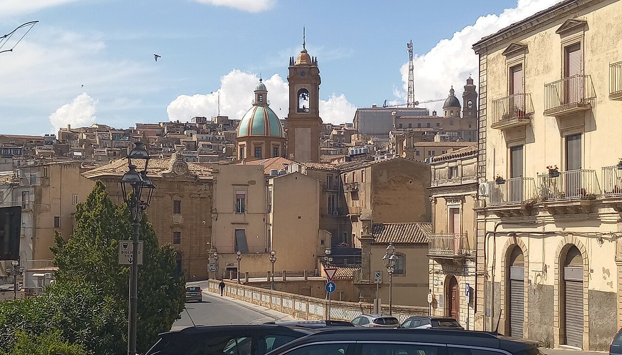 Caltagirone, la scalinata di ceramica che pochi salgono fino in cima