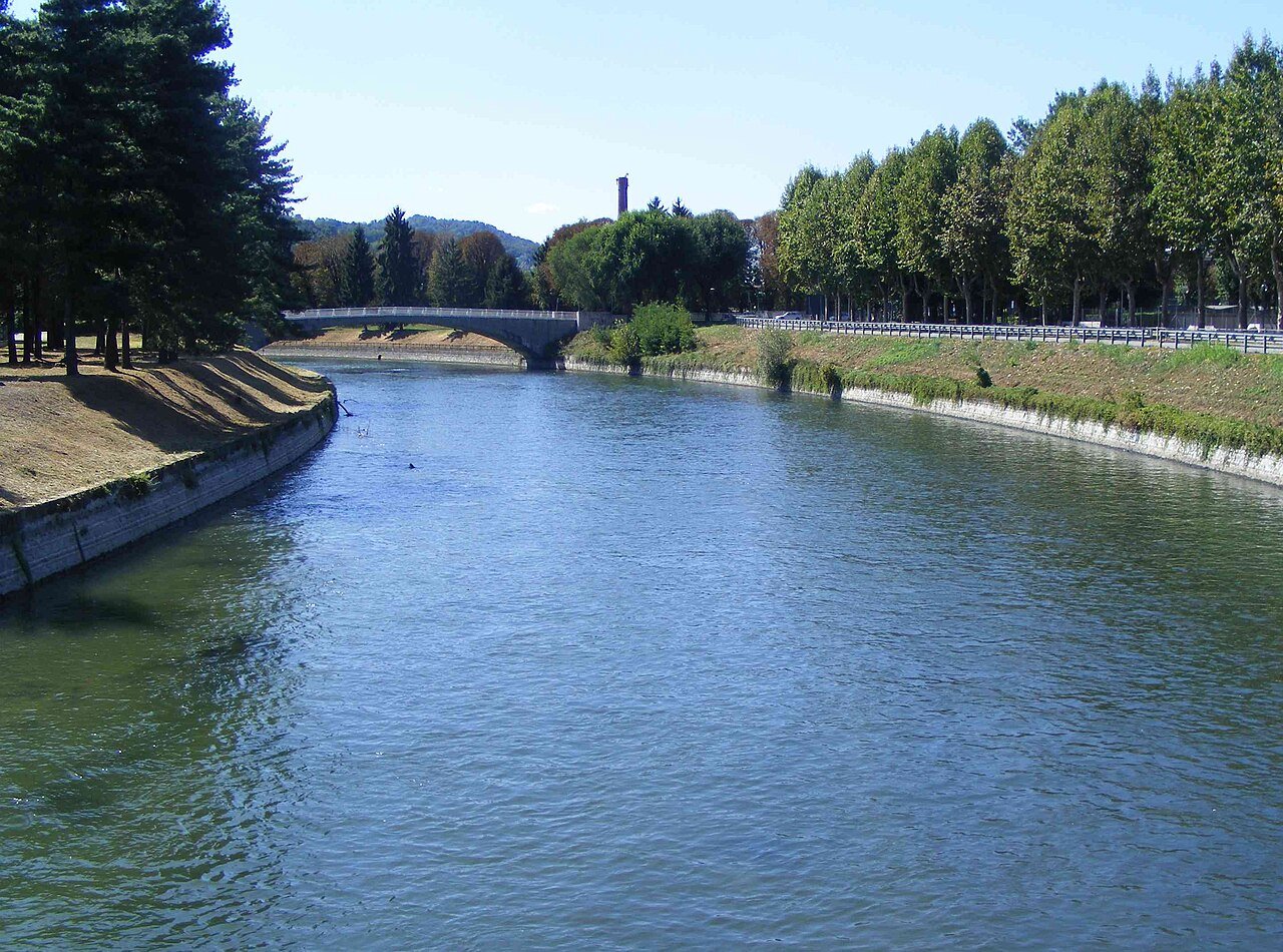 Ciclovia del Canale Cavour tra le risaie del Vercellese