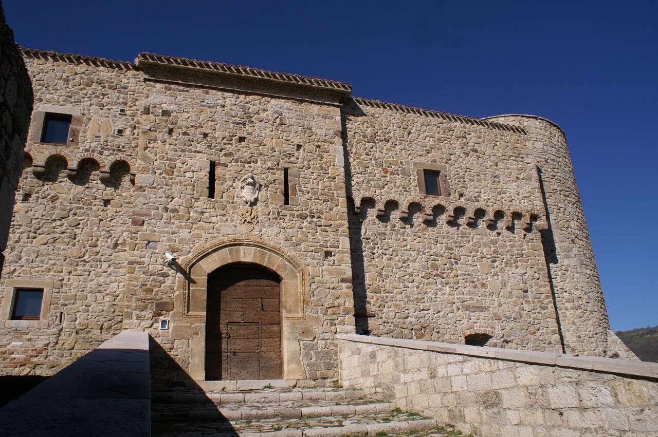 Civitacampomarano, il borgo che parla attraverso i muri