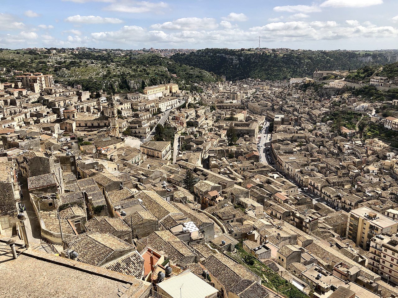 Anreise nach Modica: Zug, Auto, Flugzeug und Bus (Modica, Sicilia, Italia)