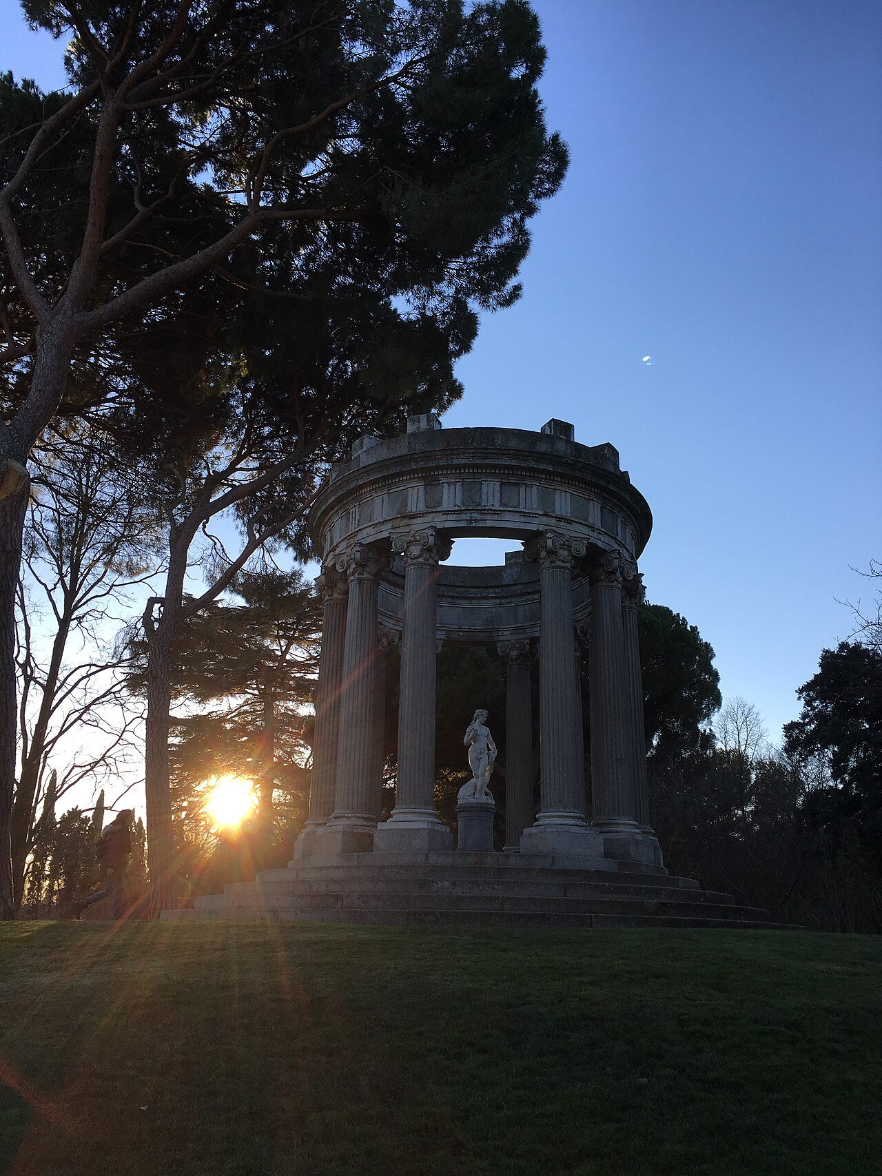 El Capricho, il giardino romantico della Duchessa di Osuna ai margini di Madrid
