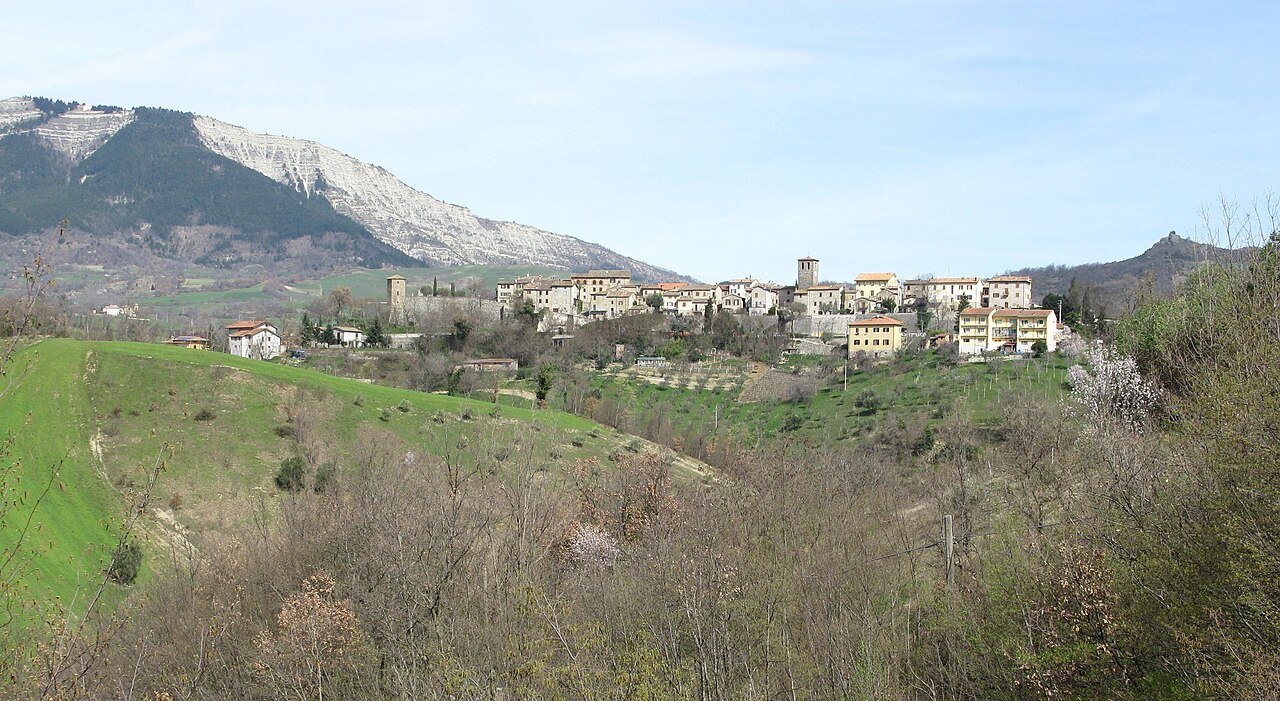 Frontino, il borgo silenzioso sospeso tra i monti del Montefeltro