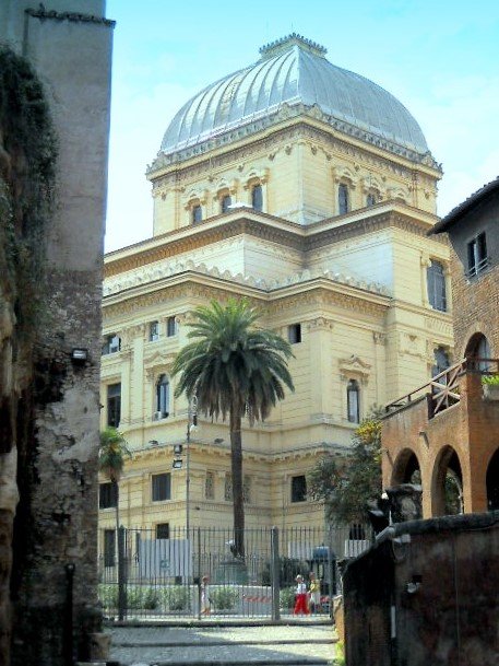 Il Ghetto e le Pescherie Vecchie: la Bologna medievale tra i vicoli più stretti