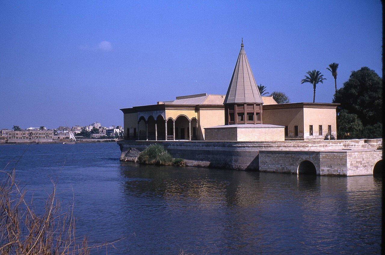 Il Nilometro di Roda al Cairo: scendere sotto il Nilo per leggere le piene