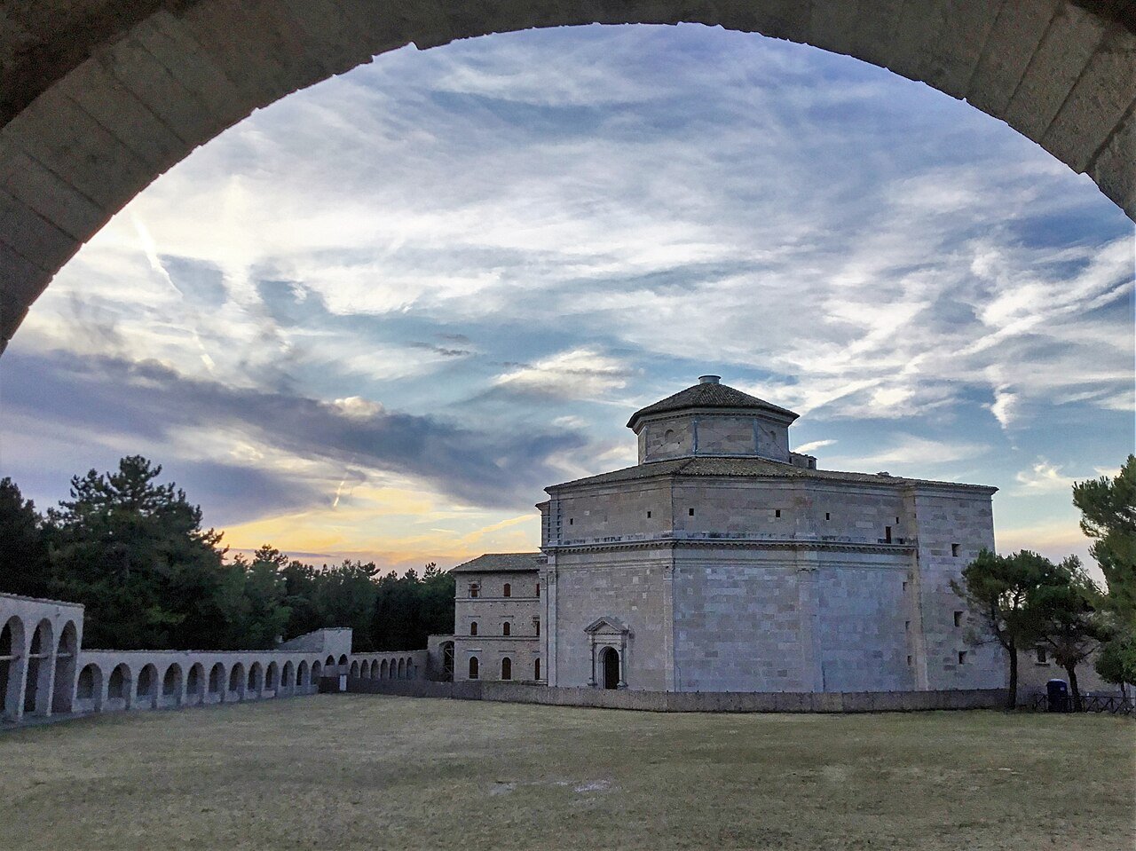Il Santuario di Macereto, il Rinascimento che nessuno si aspetta sui Sibillini