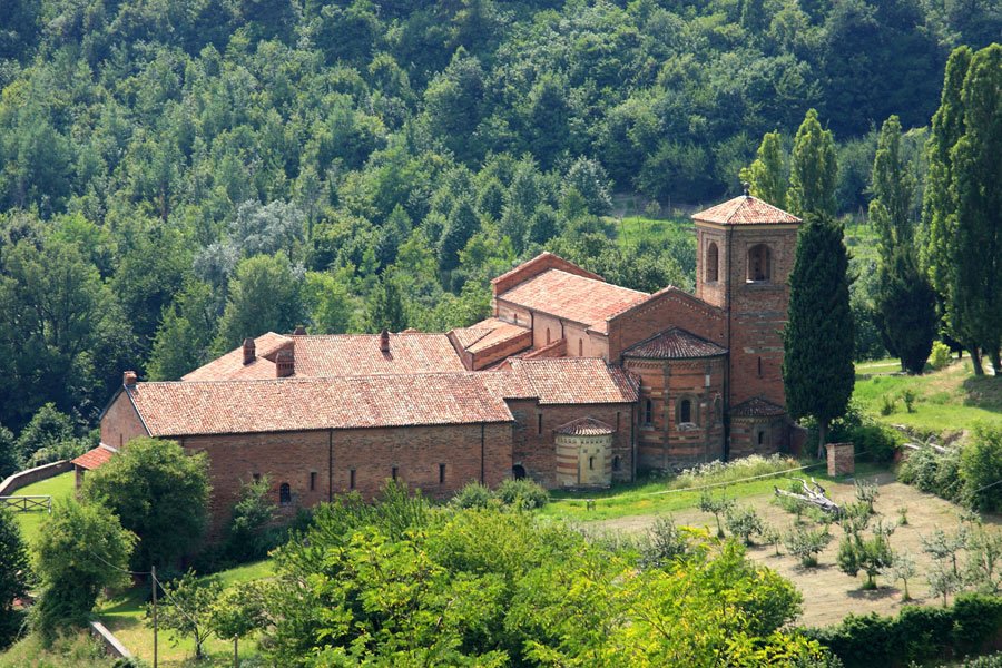 L'Abbazia di Vezzolano, il chiostro romanico nascosto nel Monferrato