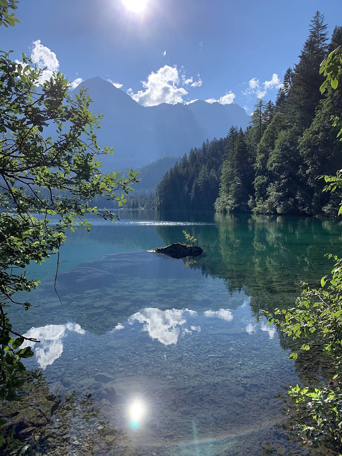 Lake Tovel: the lake that once turned blood red