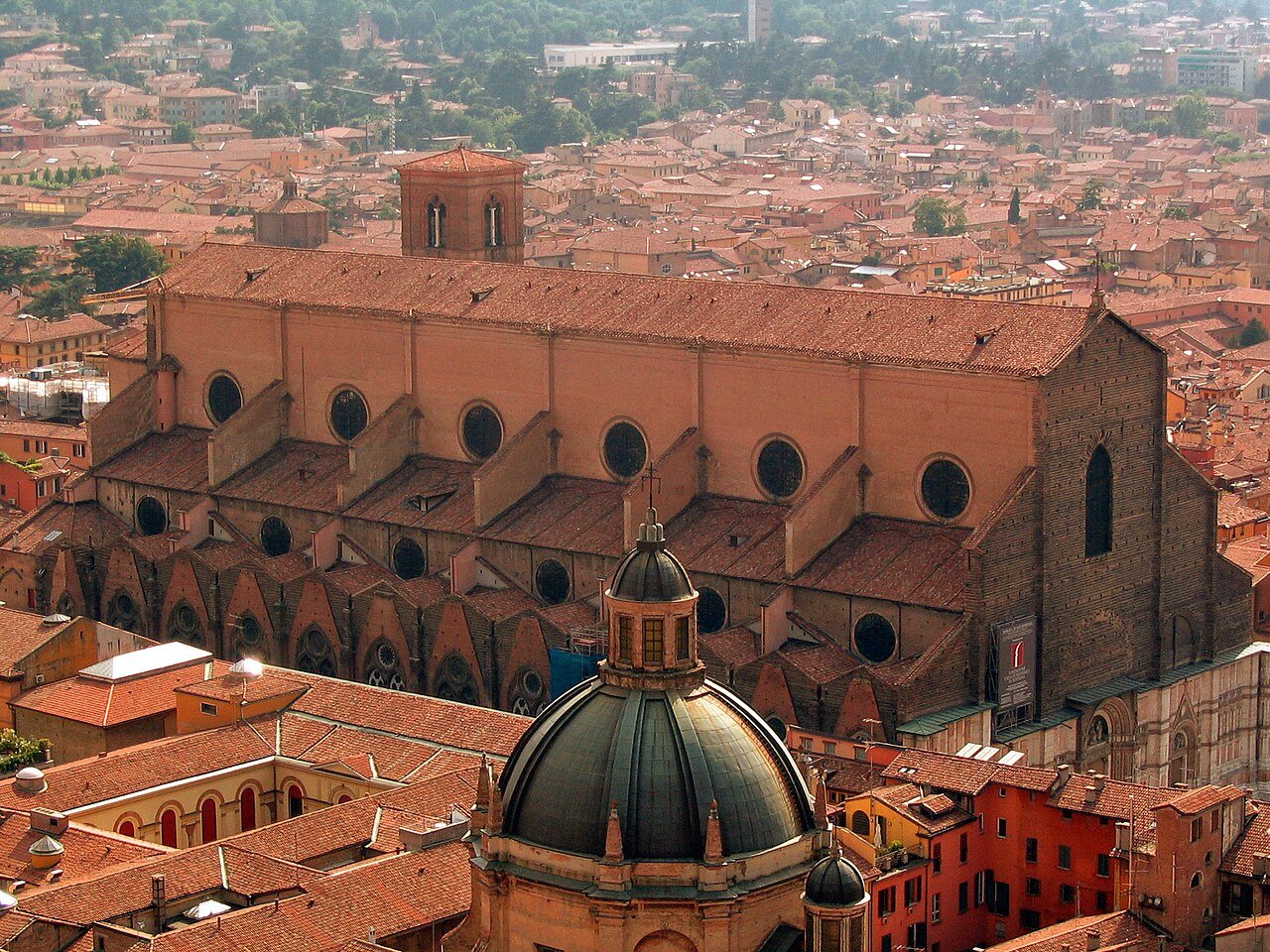 Le Sette Chiese di Bologna: il chiostro silenzioso che pochi attraversano