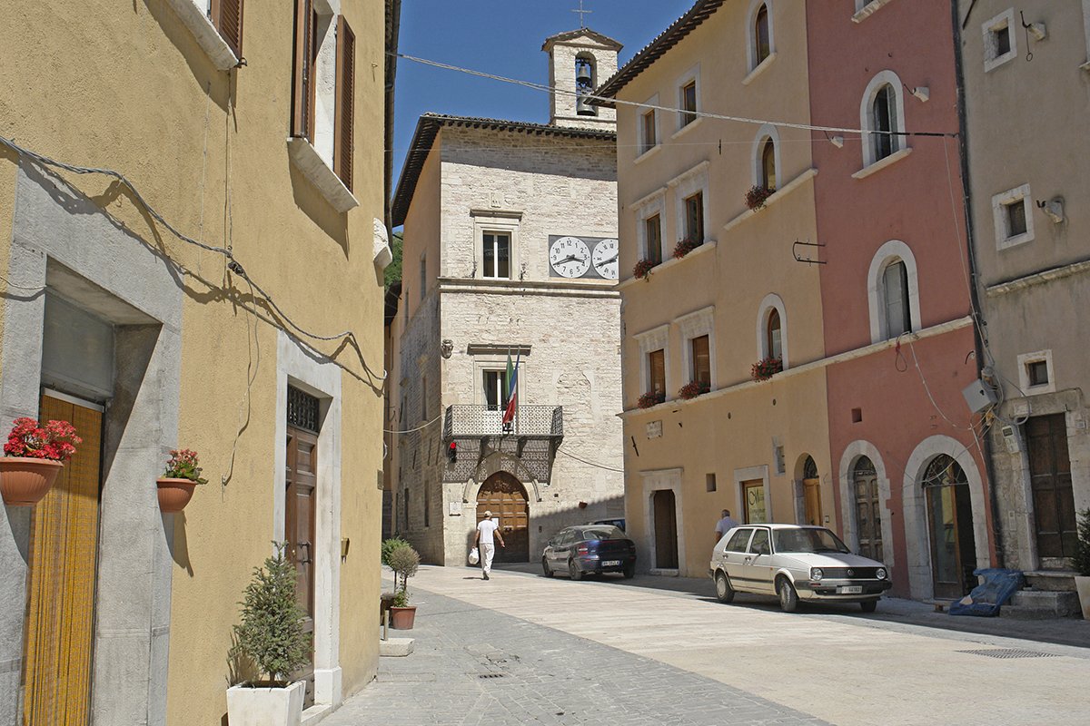 Macereto, il santuario rinascimentale che veglia silenzioso sui Sibillini