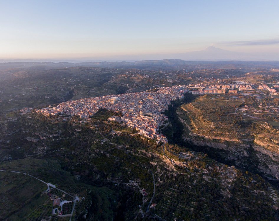 Pantalica, la città dei morti scavata nella roccia dell'Anapo