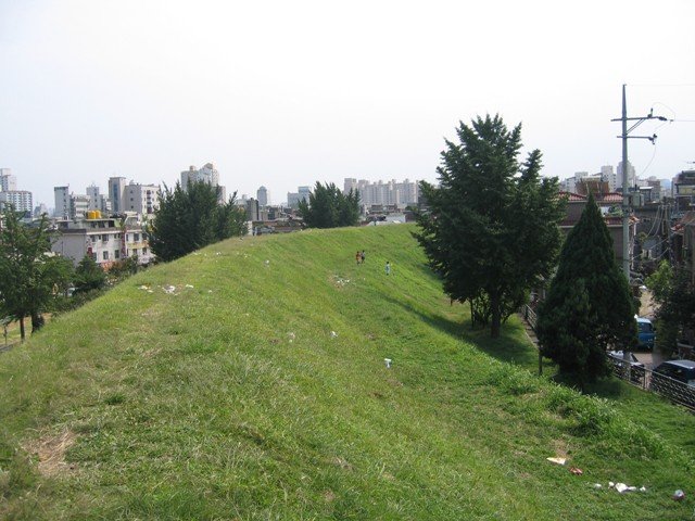 Pungnaptoseong, le mura di terra di Baekje tra i palazzi di Seoul