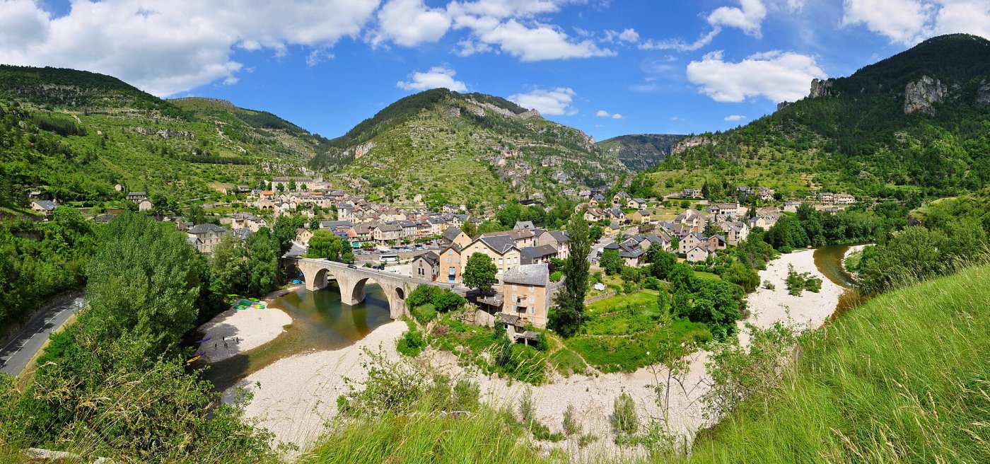 Sainte-Enimie, il villaggio che si è lasciato dimenticare in fondo alle Gole del Tarn (Lozère, Gorges du Tarn)