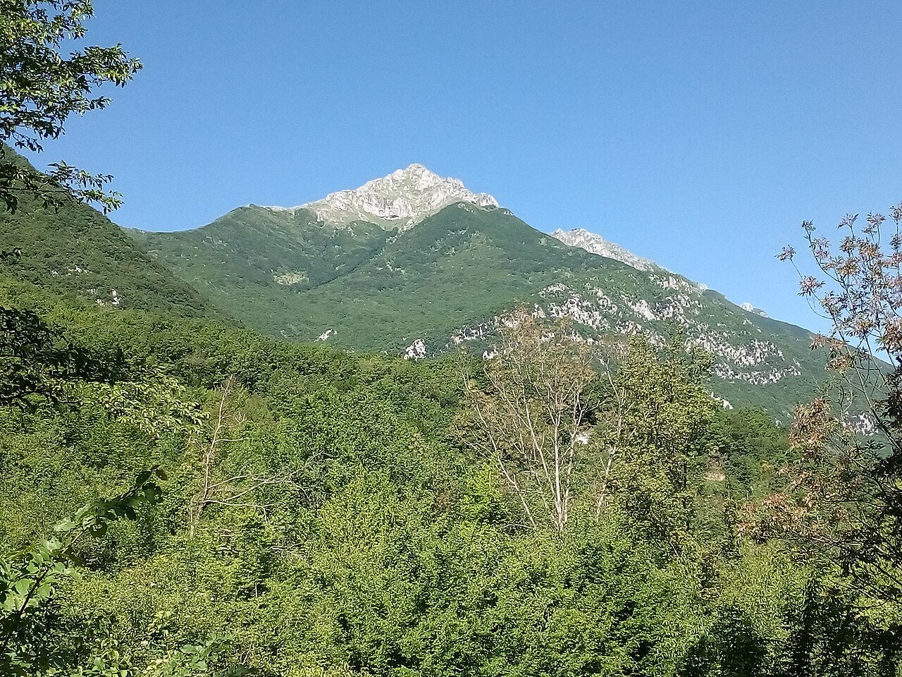 Salita al Pizzo Deta nei Monti Ernici