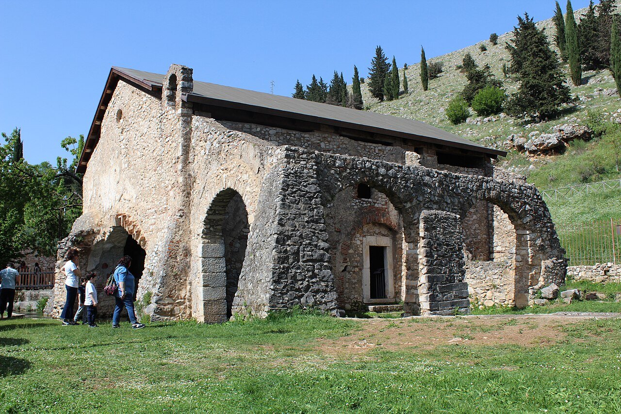 San Giovanni in Fonte a Padula: il battistero nato da una sorgente