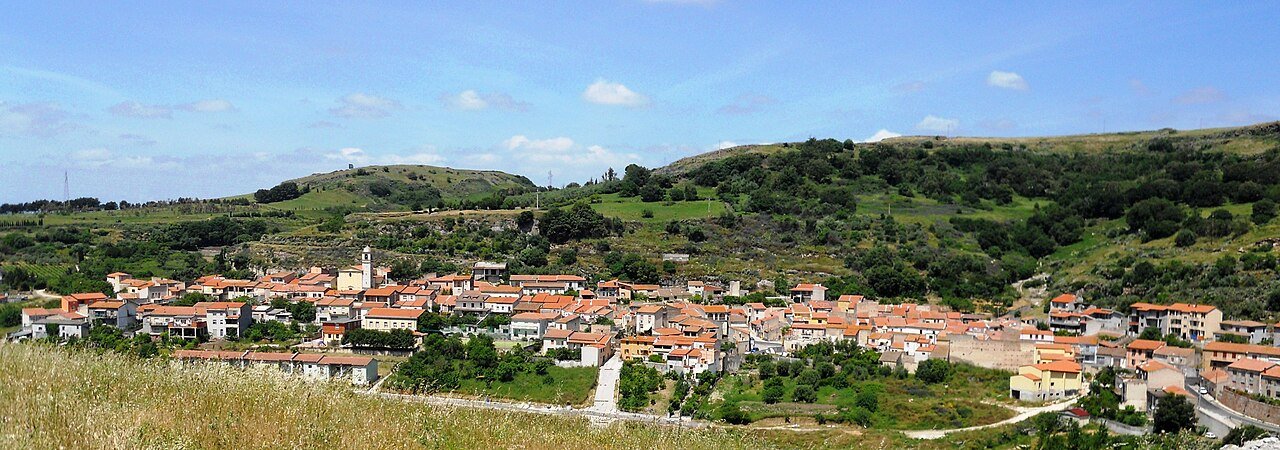 San Pietro di Sorres: la cattedrale bianca e nera sospesa sul Logudoro