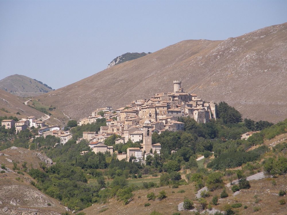 Santo Stefano di Sessanio d'inverno: il borgo del Gran Sasso sotto la neve