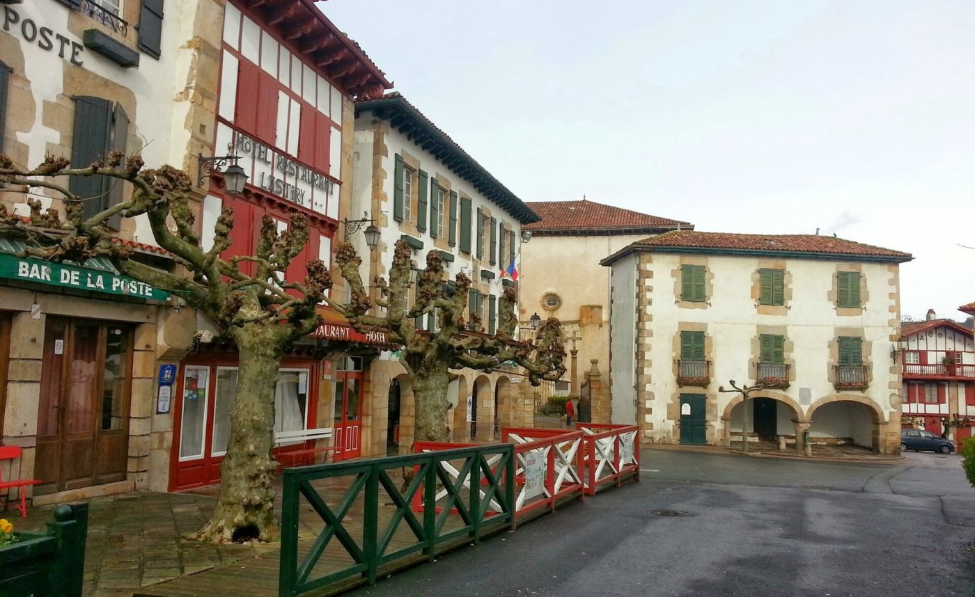 Sare, il villaggio basco che volta le spalle all'Atlantico e guarda verso la Spagna (Pyrénées-Atlantiques, Paese Basco)