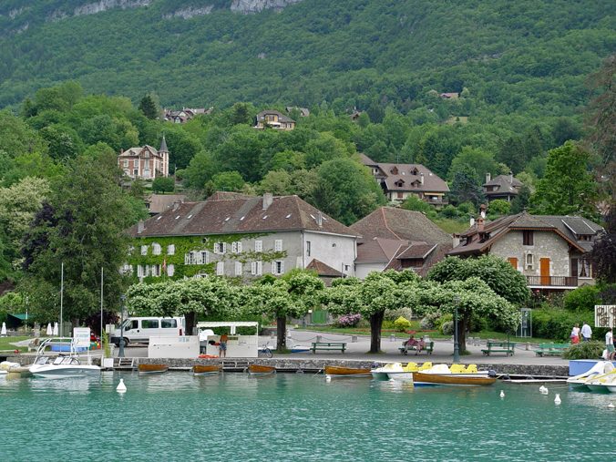 Talloires, il villaggio del lago di Annecy che sedusse Cézanne e Mark Twain (Haute-Savoie, Lac d'Annecy)